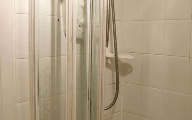 2 Bedroom Apartment In Pleasance