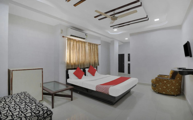 Flagship 83069 Hotel Rudra Palace