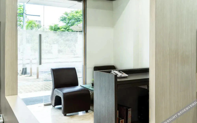 OYO Apartments Worli Seaface