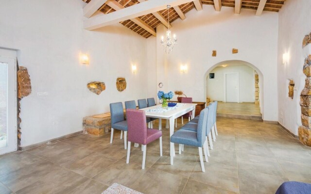 Stunning Home in Ruzici With Wifi and 3 Bedrooms