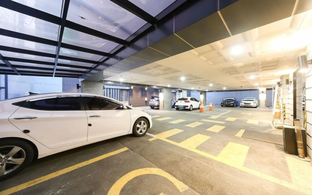 Changwon Jinhae Lewis Hotel
