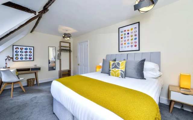 Central Stamford Living by Vose Nights