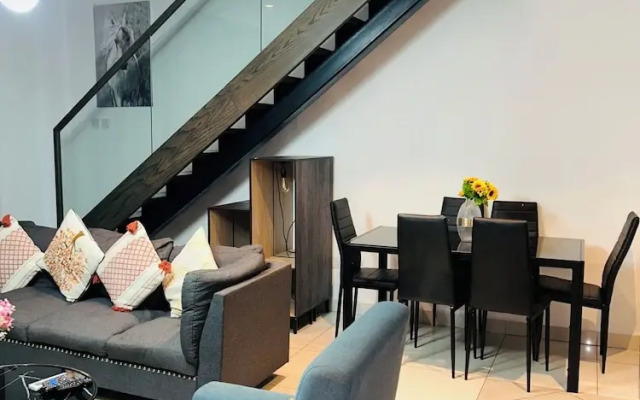 Embassy Gardens Apartment