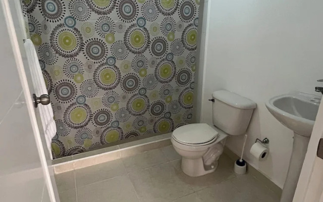 Apartment Near Beach And Airport