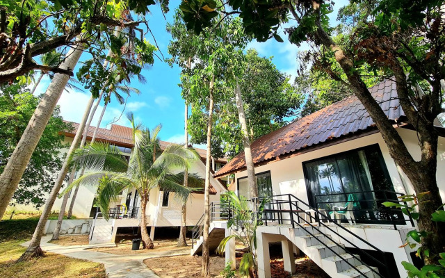 ASTROCOCO beach resort by Coconut Beach