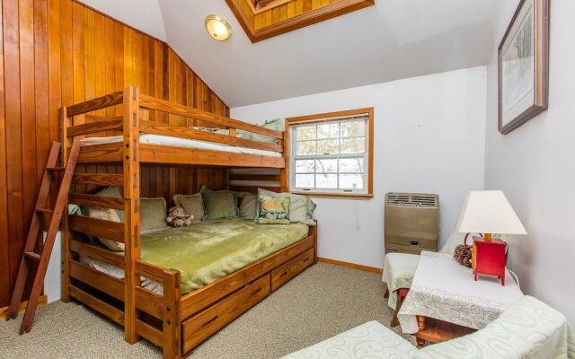 Deja Blue~mary Lake Boathouse~full of Charm!