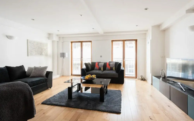 Platinum Apartment next to London Bridge 9995