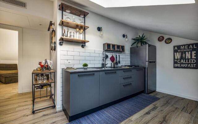 Lu's House - Cozy and Stylish Apartment with patio