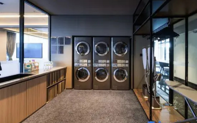 Atour Hotel Gaoyou Clothing City