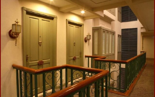 Saladaeng Colonnade