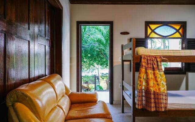 Macaco Surf Hostel