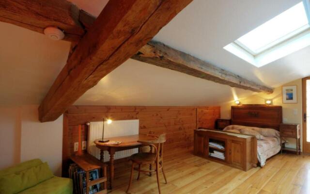 Gîte Saint-André-d'Apchon, 1 pièce, 2 personnes - FR-1-496-23