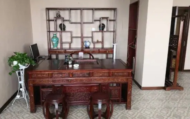 Kezuo Houqi Bowang Hotel (Ganqika Railway Station Bus Station)