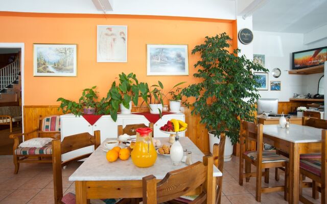 Hotel Athina