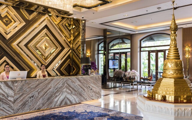 Chatrium Hotel Royal Lake Yangon