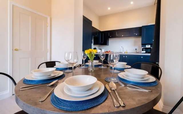 Stylish 3 Bedroom Maisonette