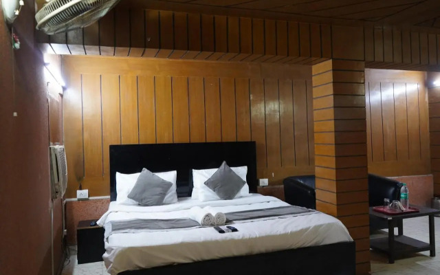 Hotel Quadis Noida Sector 15