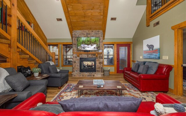 Splashing Bear Lodge