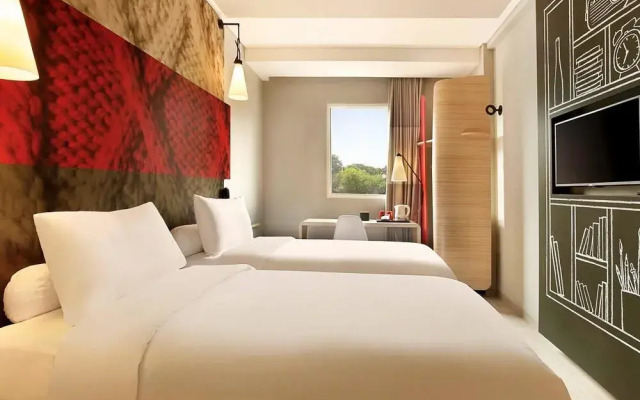 ibis Bali Legian Street