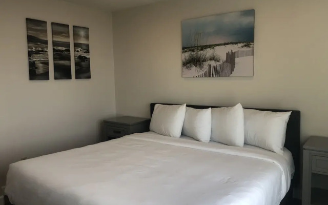 Sailor Jack's Oceanfront Inn