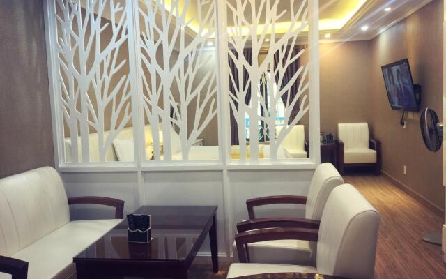 Cham Hotel & Apartment