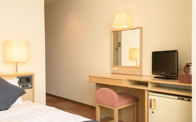 Oyo Ueda Station Hotel