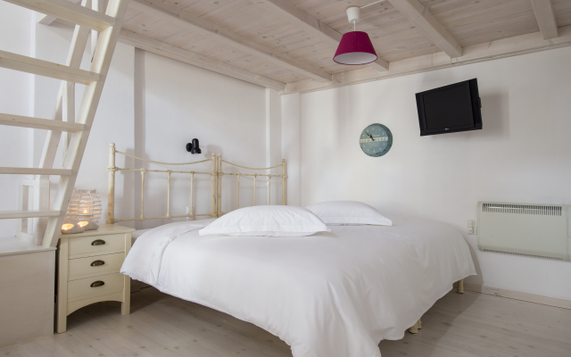 Earino Suites and Villas