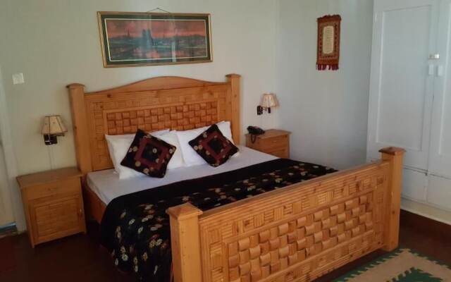 Pine Top Hotel