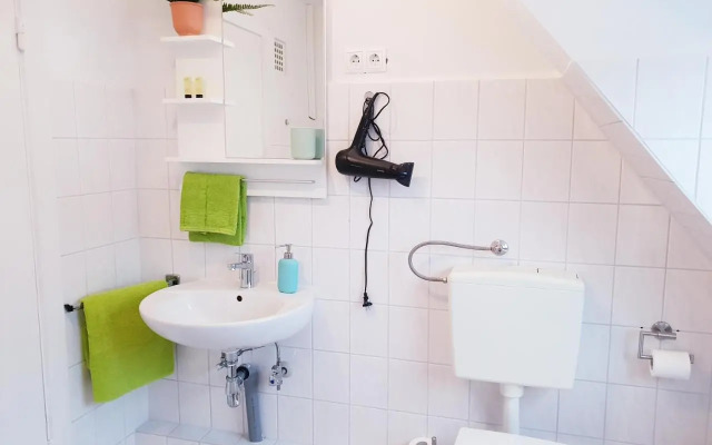 25mn to HH-2BR Kitchen&Netflix
