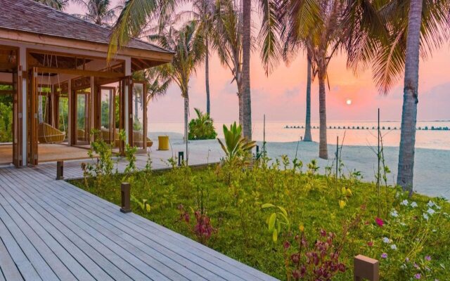 Innahura Maldives Resort