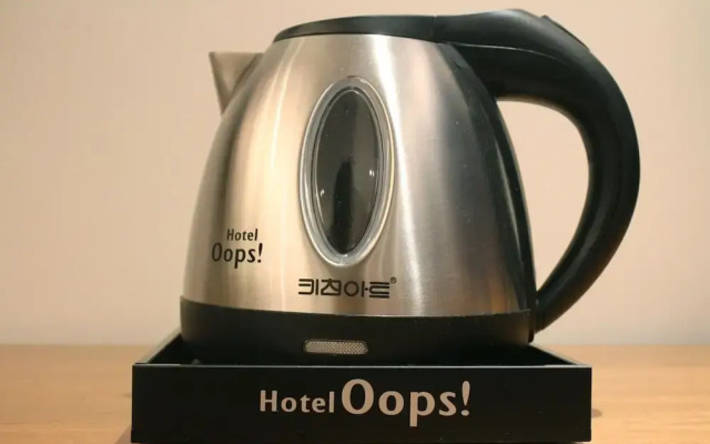 Busan Yeonsan-dong Oops