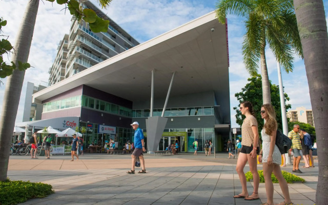 Hides Hotel Cairns