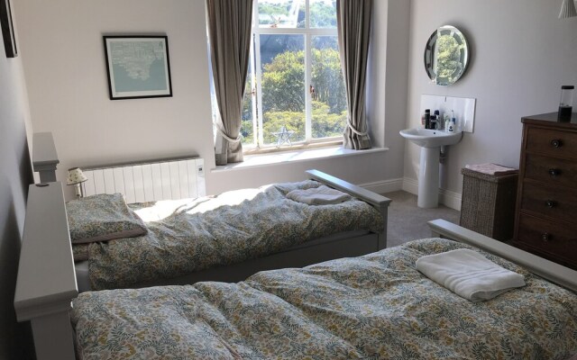 2BR North Sands Apt - Dog Friendly & Free Parking