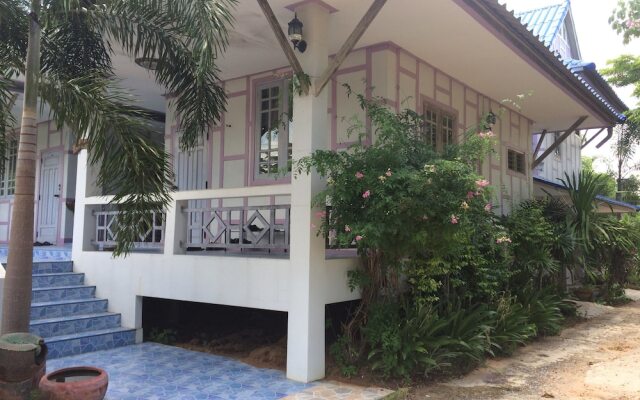 Mookda Budsara Resort