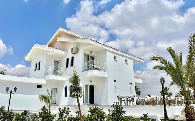 Long Beach Villas