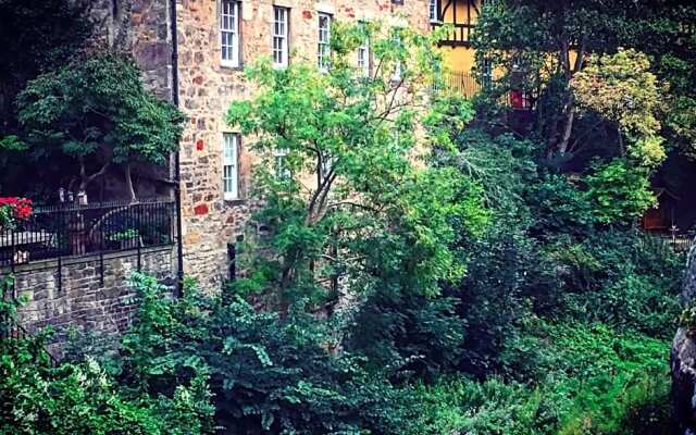 Edinburgh's Dean Village River View Retreat