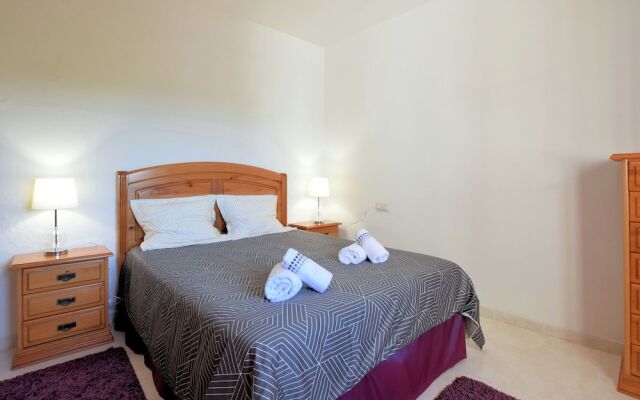 Lovely Holiday Home With Private Swimming Pool in Almogía