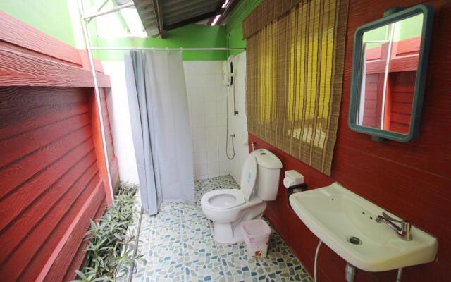 Baan Bua Homestay - Hostel