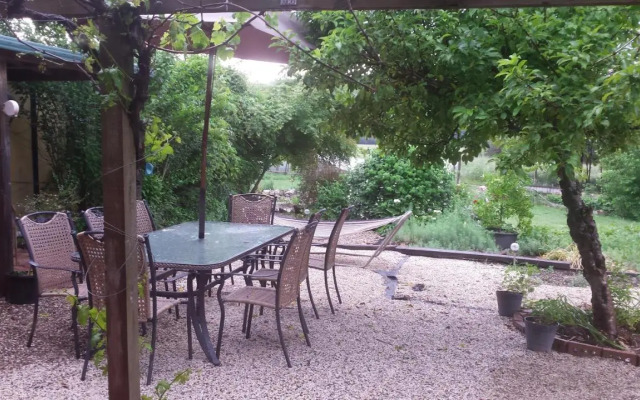 Oaktree Guest House