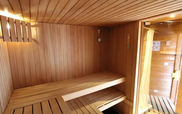 Beautiful Villa for Groups With Swimming Pool, Sauna and Wifi