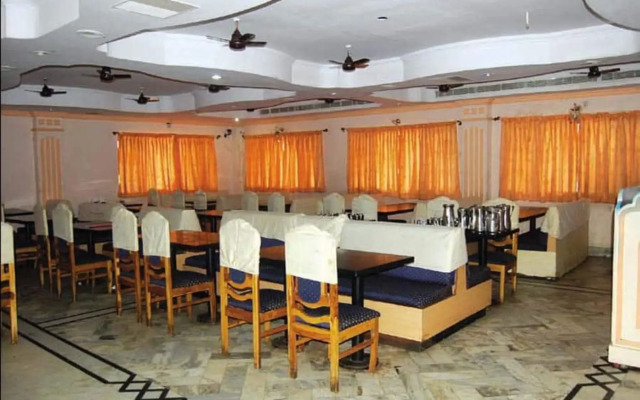 Hotel Mayura A/c