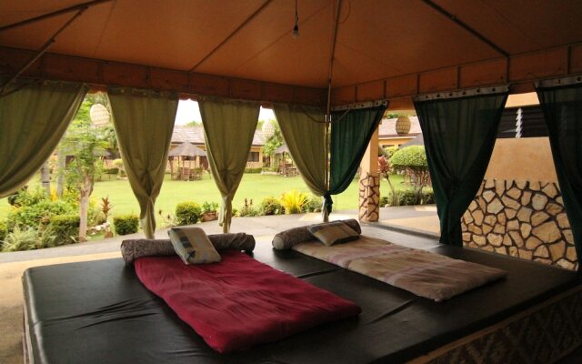 Parrot Paradise Resort