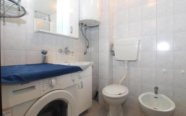Apartment Lovre 1605