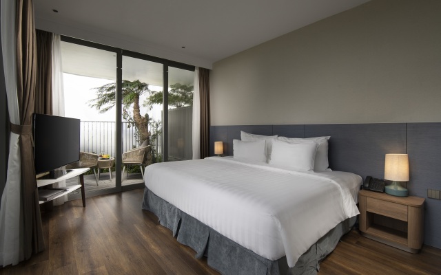 Wyndham Grand Flamingo Cat Ba Resort Hotel