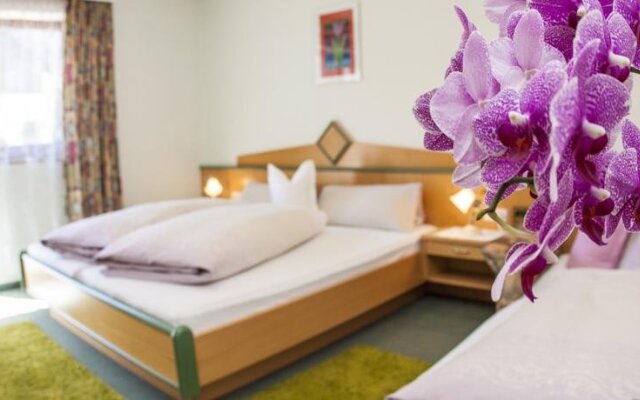 Frühstückspension & Ferienhaus Fädnerspitze