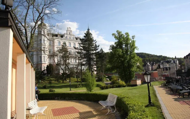 Bristol Palace