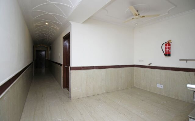 OYO 7619 Hotel VRS