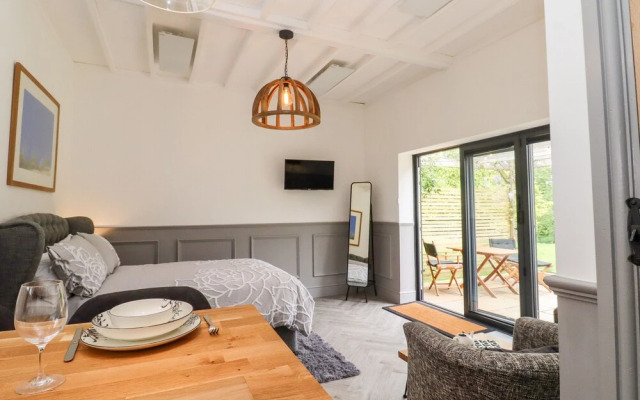 The Snug at Pickelden Farmhouse