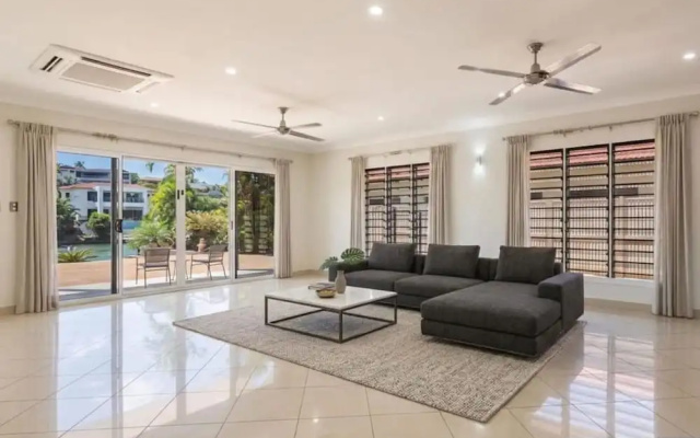 Zenlux Rosewater Pool Marina Deck Bayview Pad – Balcony – Darwin