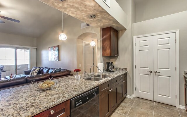 Southern #3116 - 3 Br condo by RedAwning